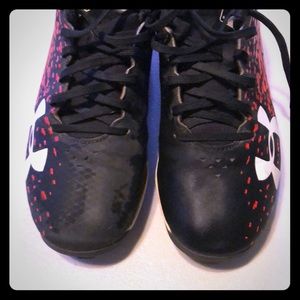 Size 3.5 Under Armour baseball cleats